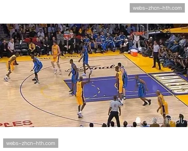 战术板：解析马刺队“动态传导”体系，如何实现低控球时间下的高得分效率
